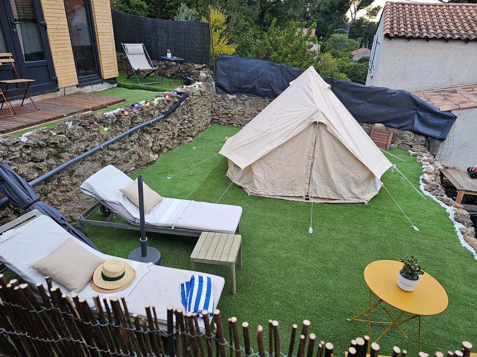 Le Nid Des Calanques Et Son Jacuzzi Apartment Marseille Exterior photo