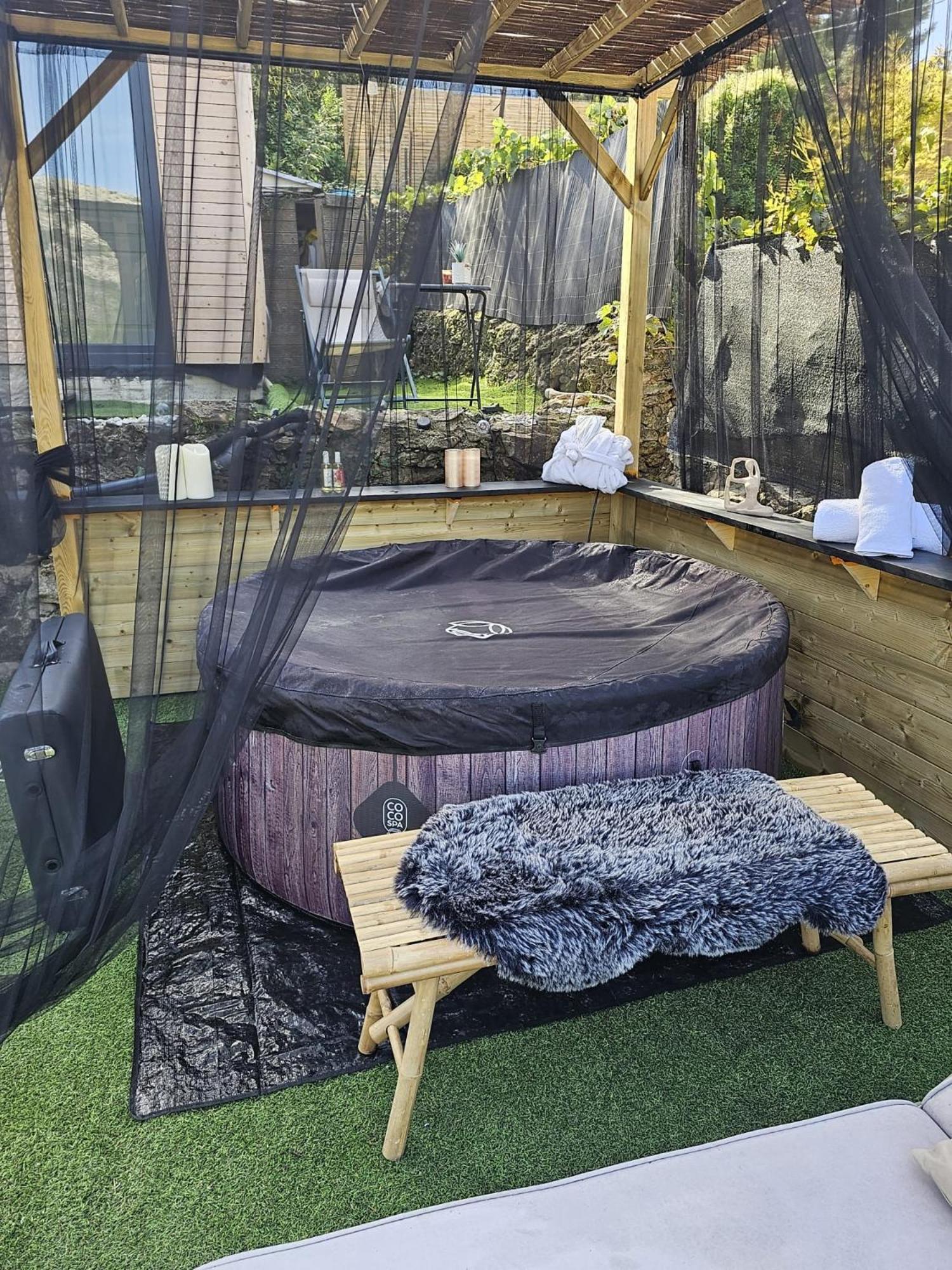 Le Nid Des Calanques Et Son Jacuzzi Apartment Marseille Exterior photo